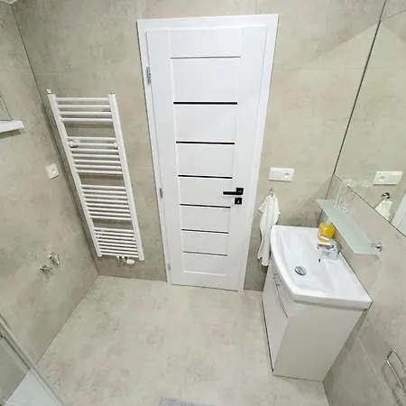Krasny - 5 V Blizkosti Centra Apartman Pozsony